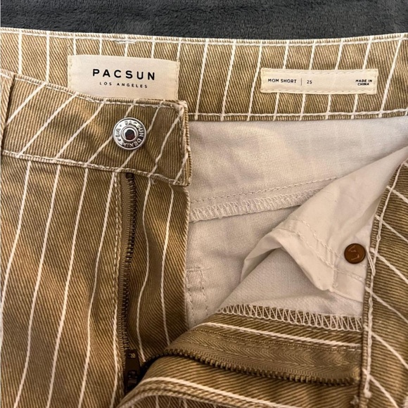 PacSun Mom Short - Picture 4 of 4